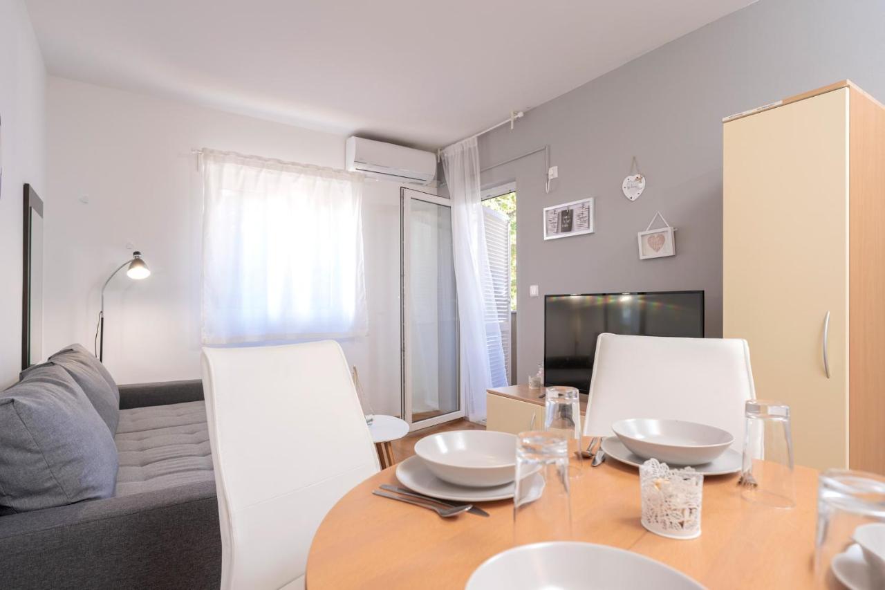 Villa Dalmatia Apartments Bol Eksteriør bilde