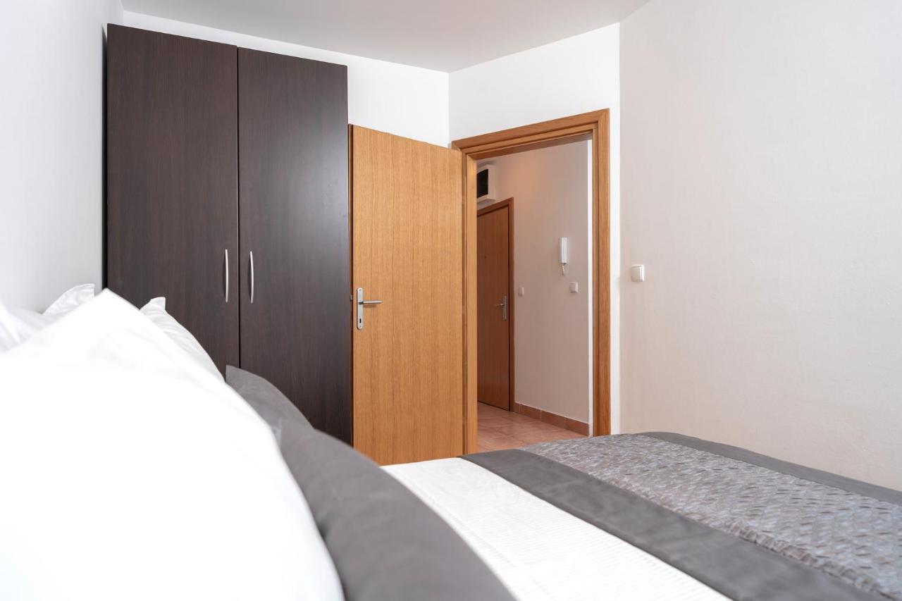 Villa Dalmatia Apartments Bol Eksteriør bilde