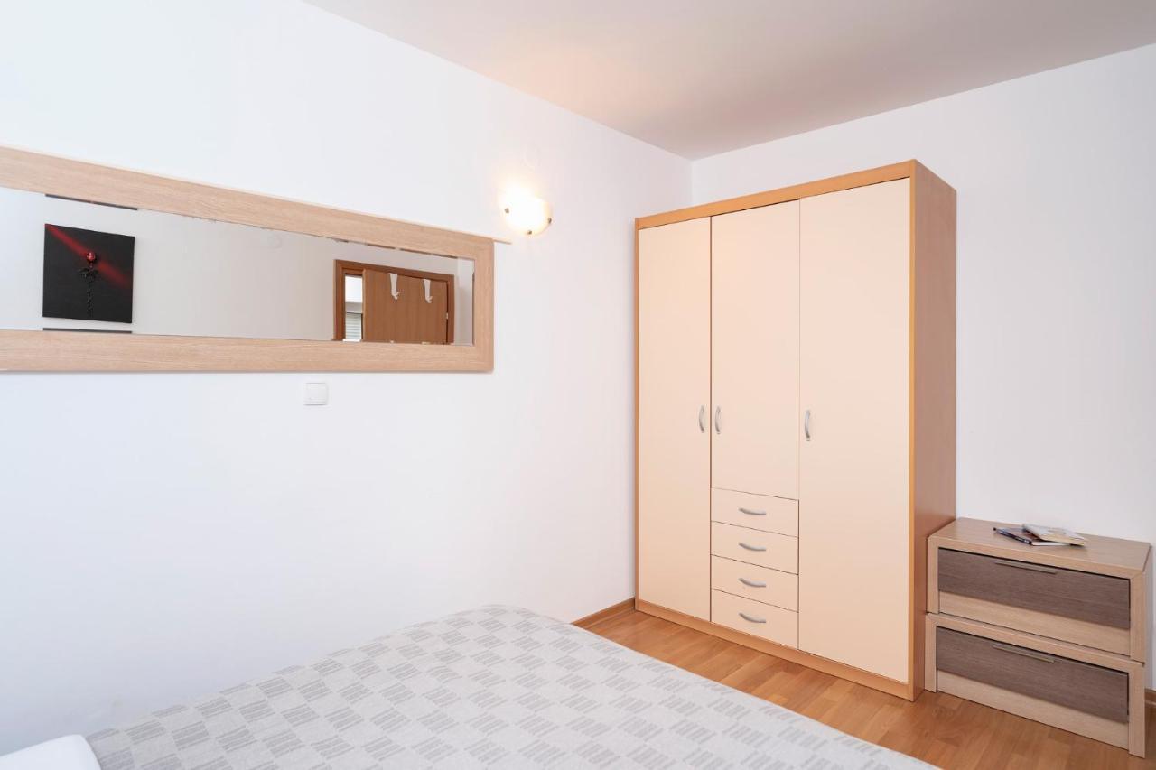 Villa Dalmatia Apartments Bol Eksteriør bilde