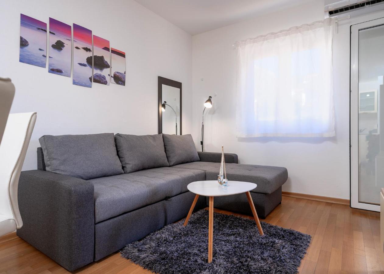 Villa Dalmatia Apartments Bol Eksteriør bilde