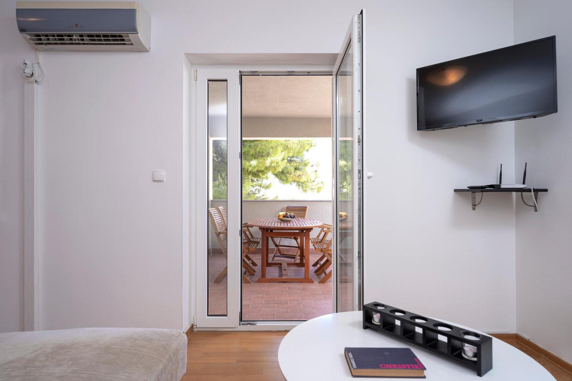 Villa Dalmatia Apartments Bol Eksteriør bilde