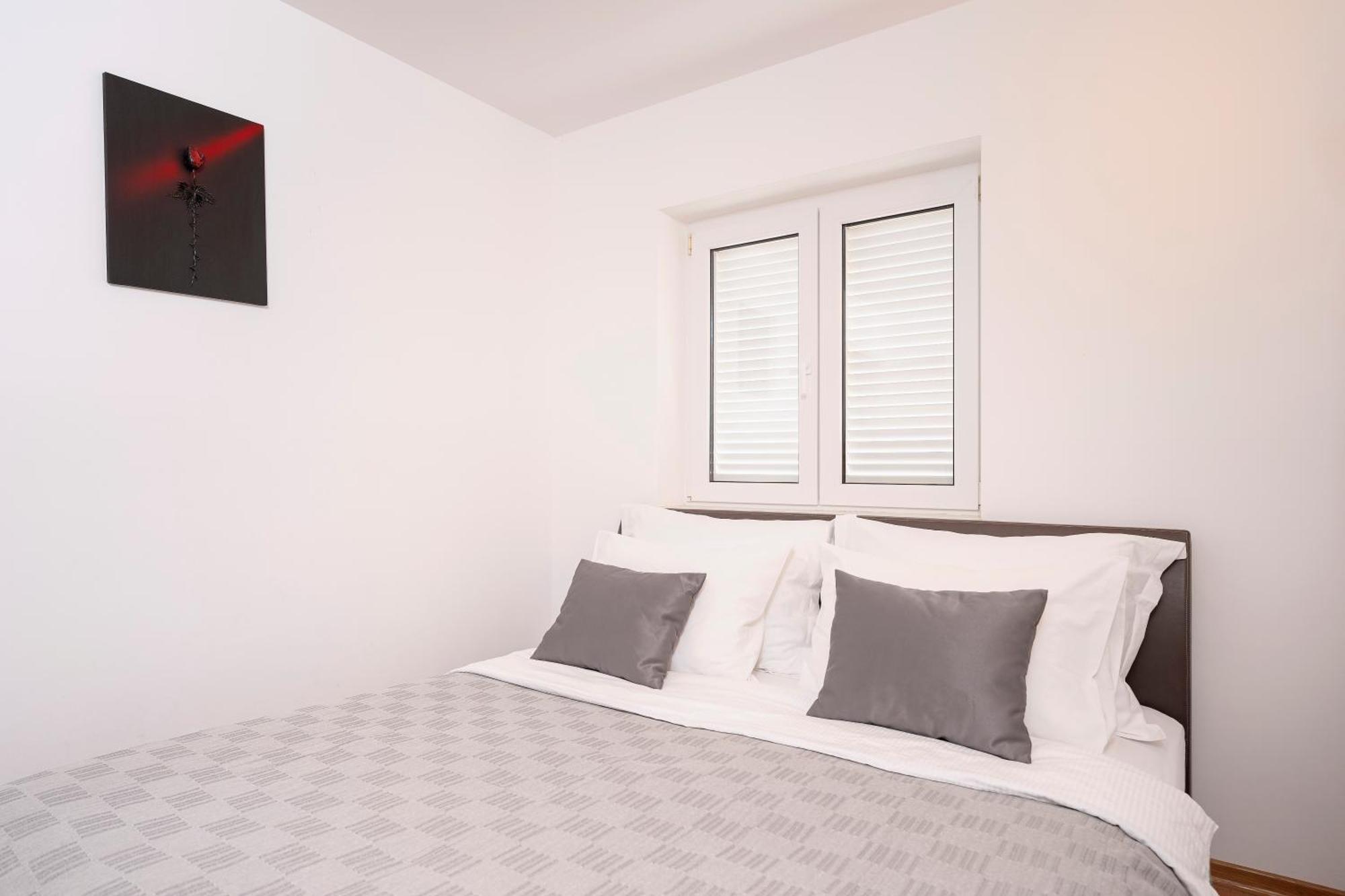 Villa Dalmatia Apartments Bol Eksteriør bilde