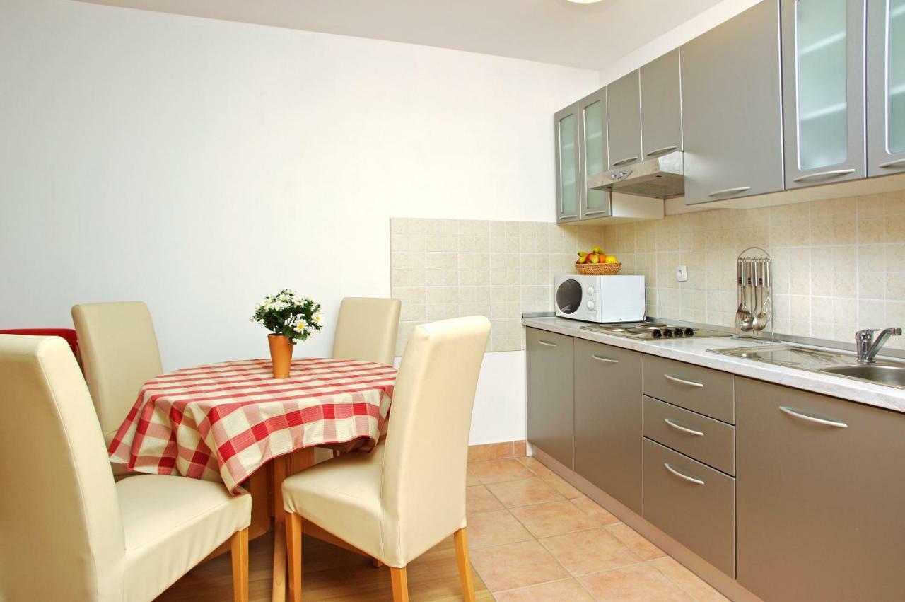Villa Dalmatia Apartments Bol Eksteriør bilde