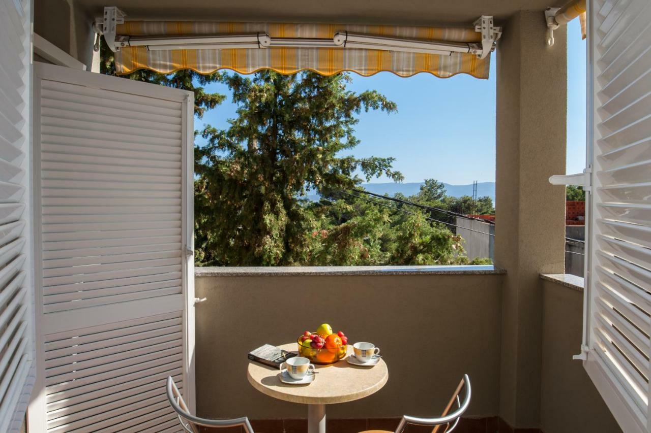 Villa Dalmatia Apartments Bol Eksteriør bilde
