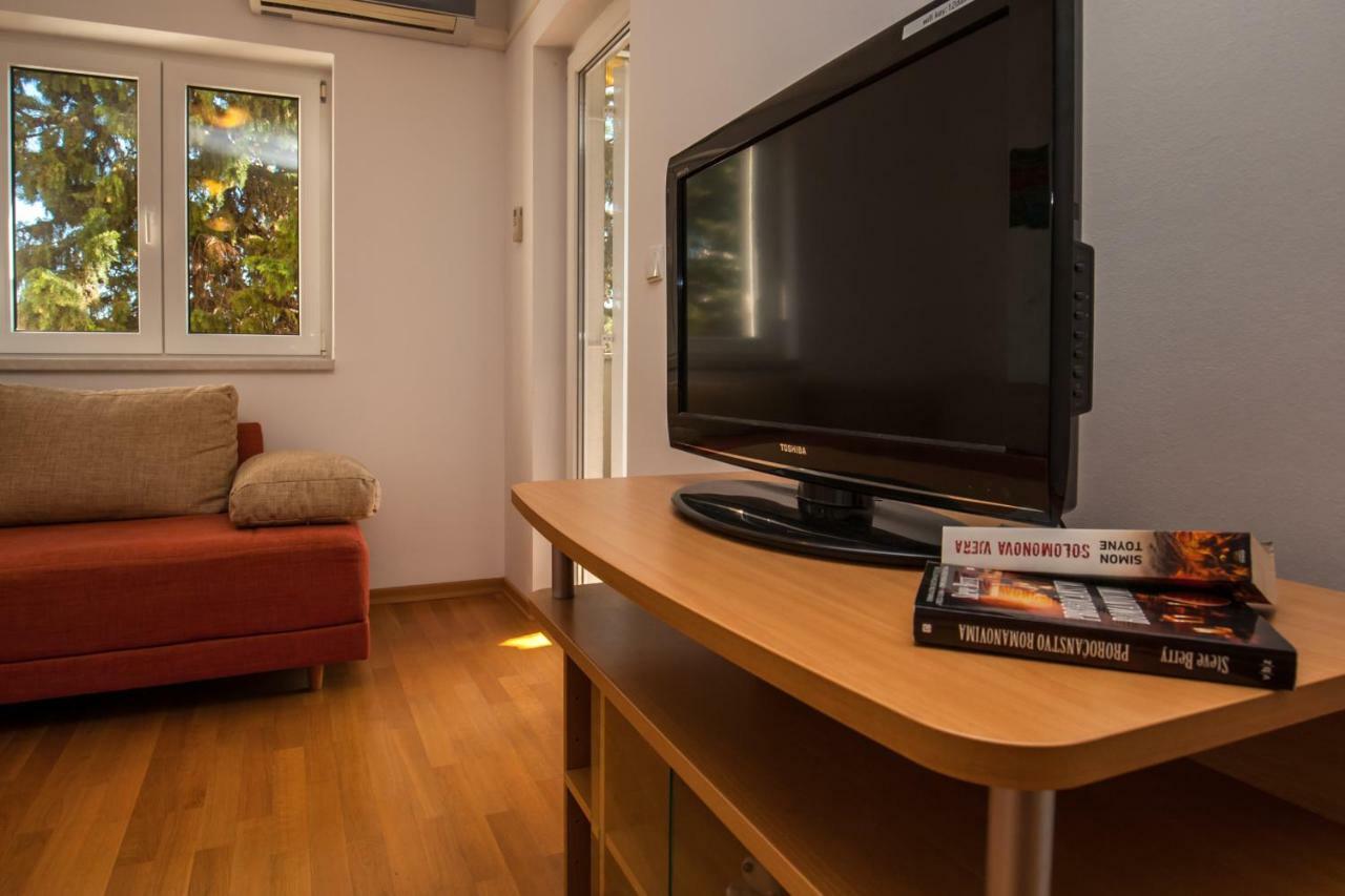 Villa Dalmatia Apartments Bol Eksteriør bilde